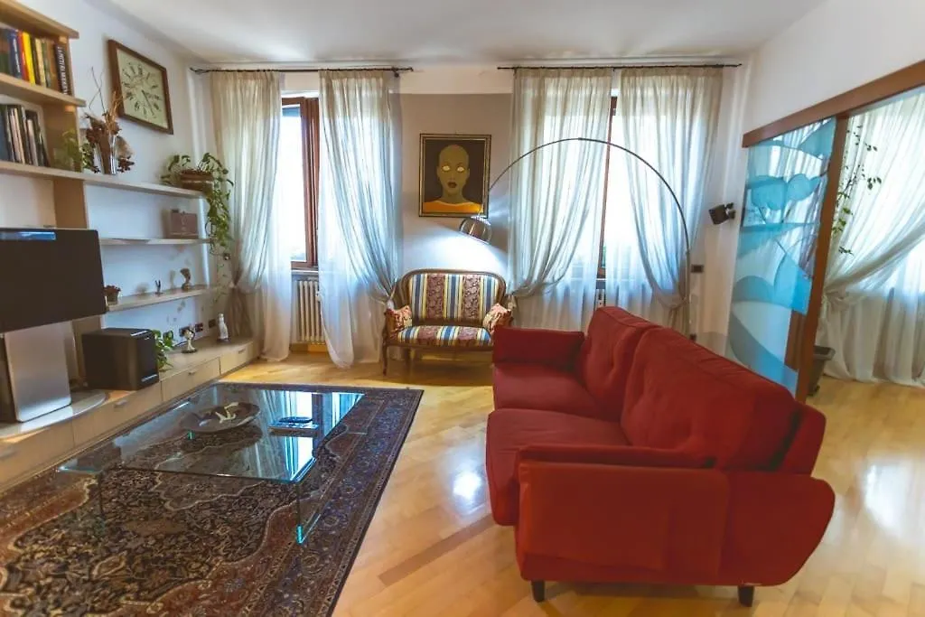 Ampia Oasi A Porta Venezia: Casa In Milano Centro Apartment
