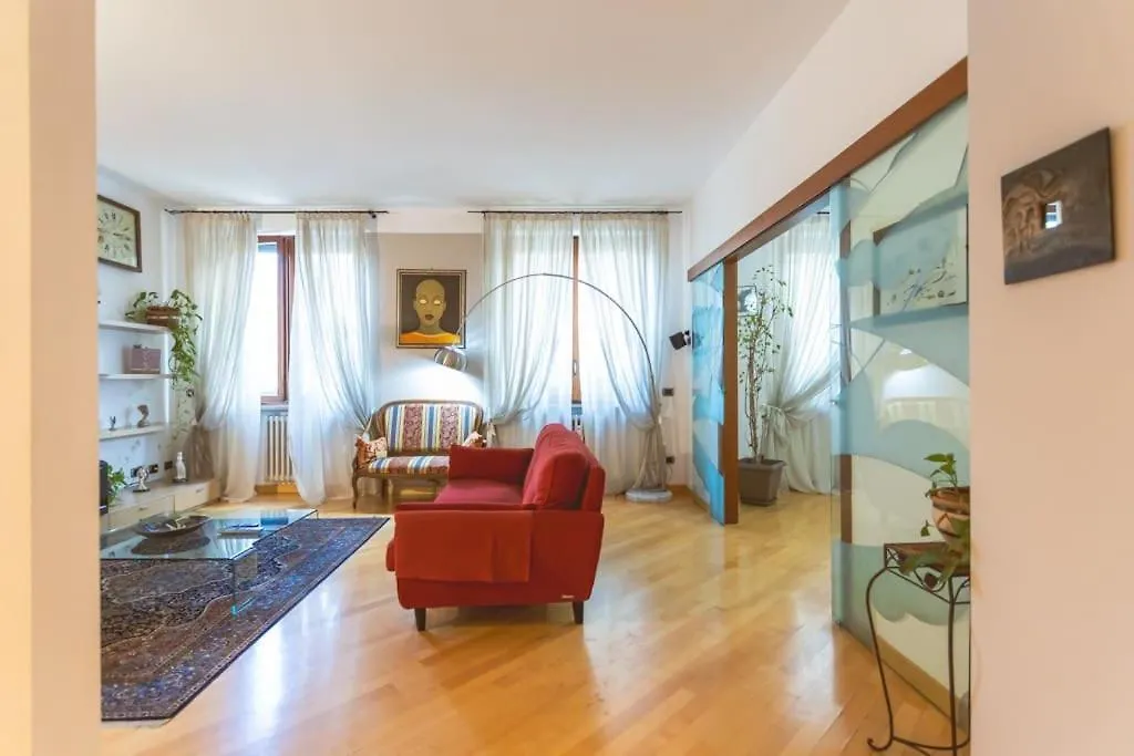 Ampia Oasi A Porta Venezia: Casa In Milano Centro Apartment