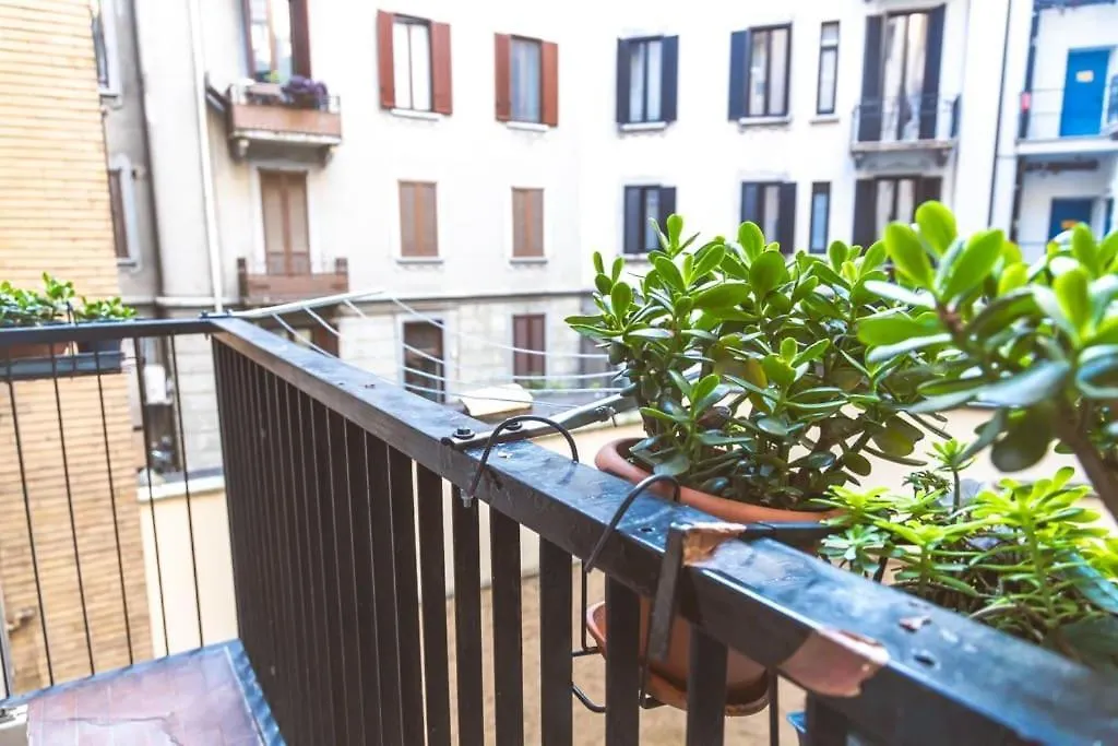 Ampia Oasi A Porta Venezia: Casa In Milano Centro Apartment Milan