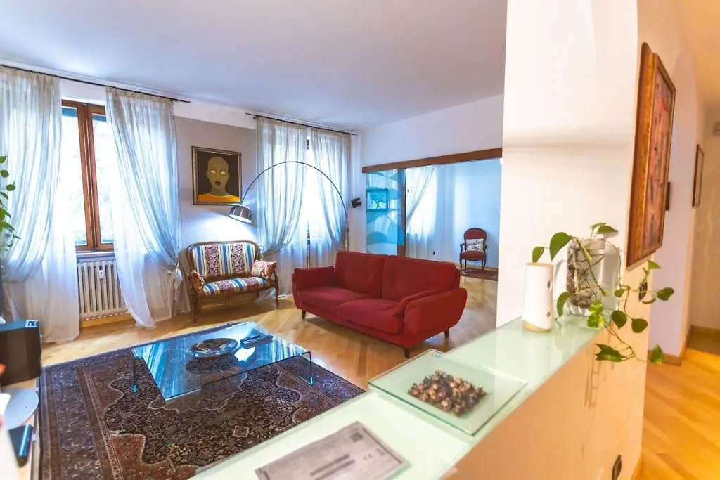 Ampia Oasi A Porta Venezia: Casa In Milano Centro Apartment